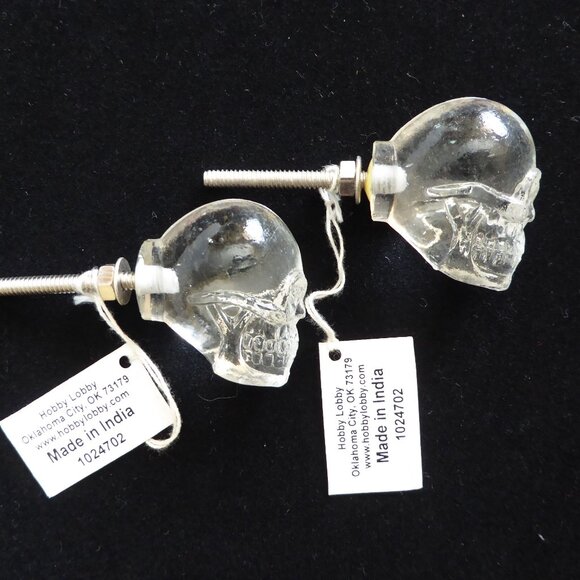 NEW DRAWER HANDLE KNOB PULL HARDWARE SET CLEAR GLASS SKULL - Picture 2 of 10
